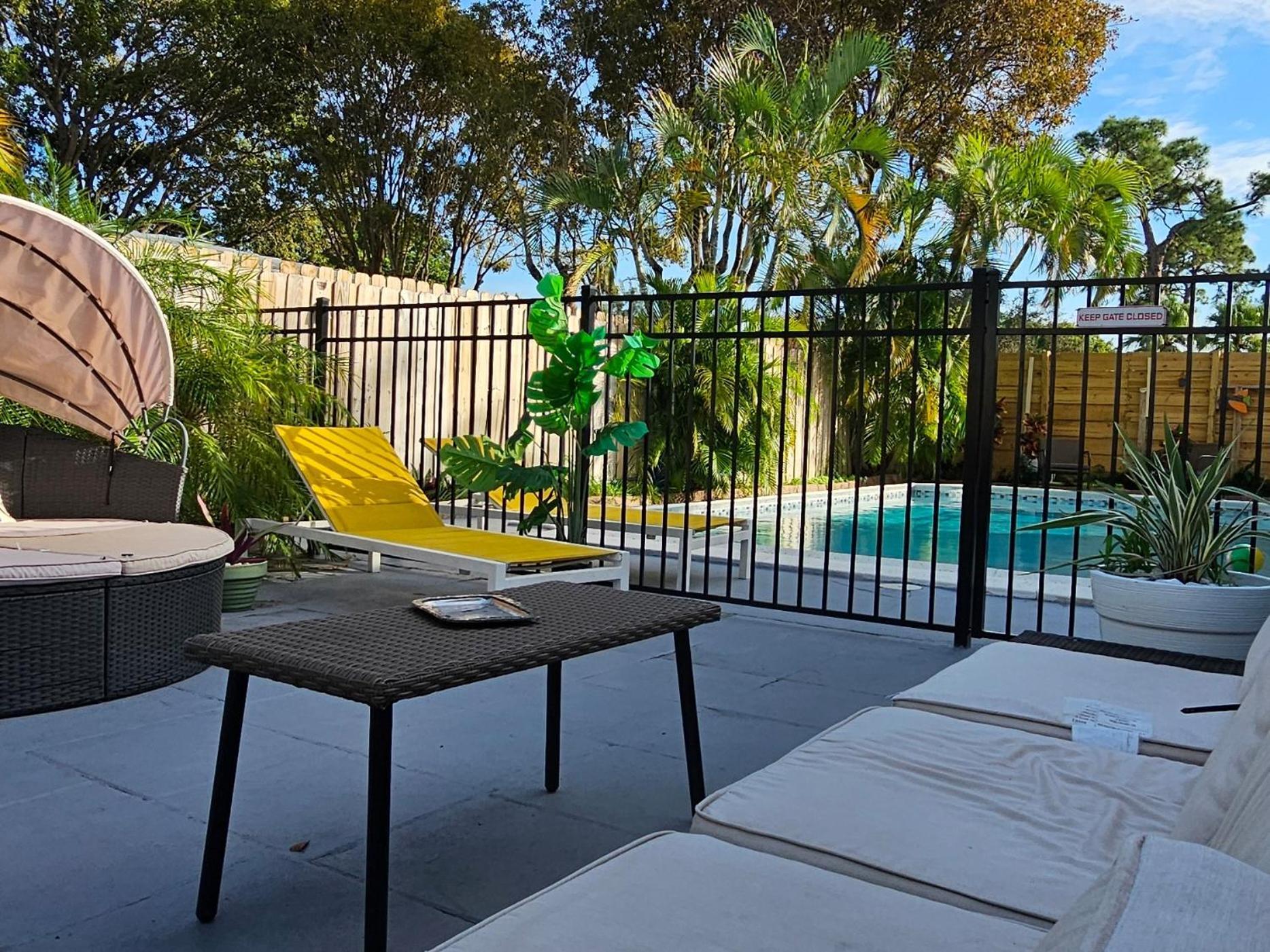 Equipped House W Pool & Patios, Near The Beaches, Prime Location- Ideal For Small Families, Coastal Haven Fort Lauderdale Ngoại thất bức ảnh