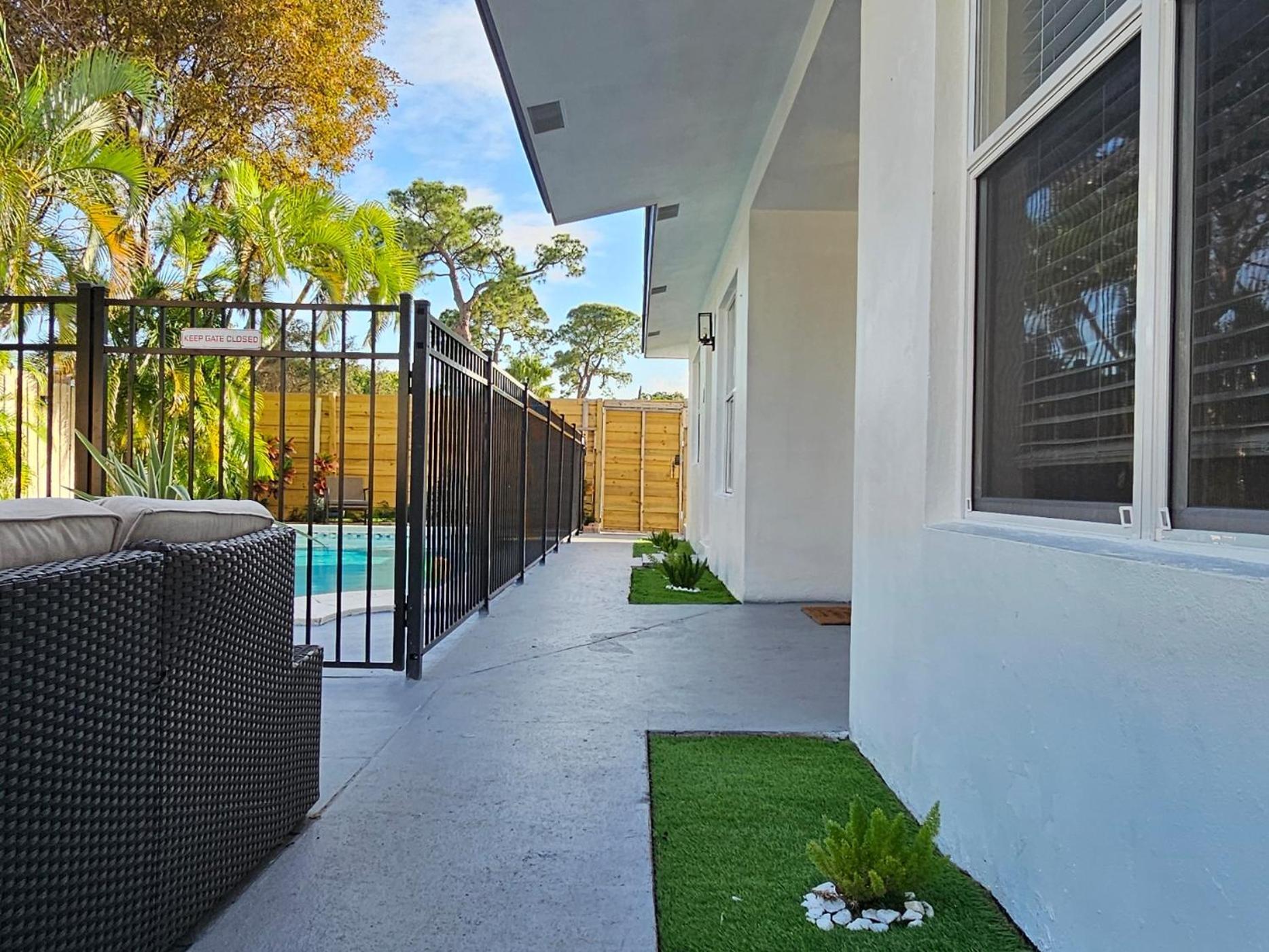 Equipped House W Pool & Patios, Near The Beaches, Prime Location- Ideal For Small Families, Coastal Haven Fort Lauderdale Ngoại thất bức ảnh