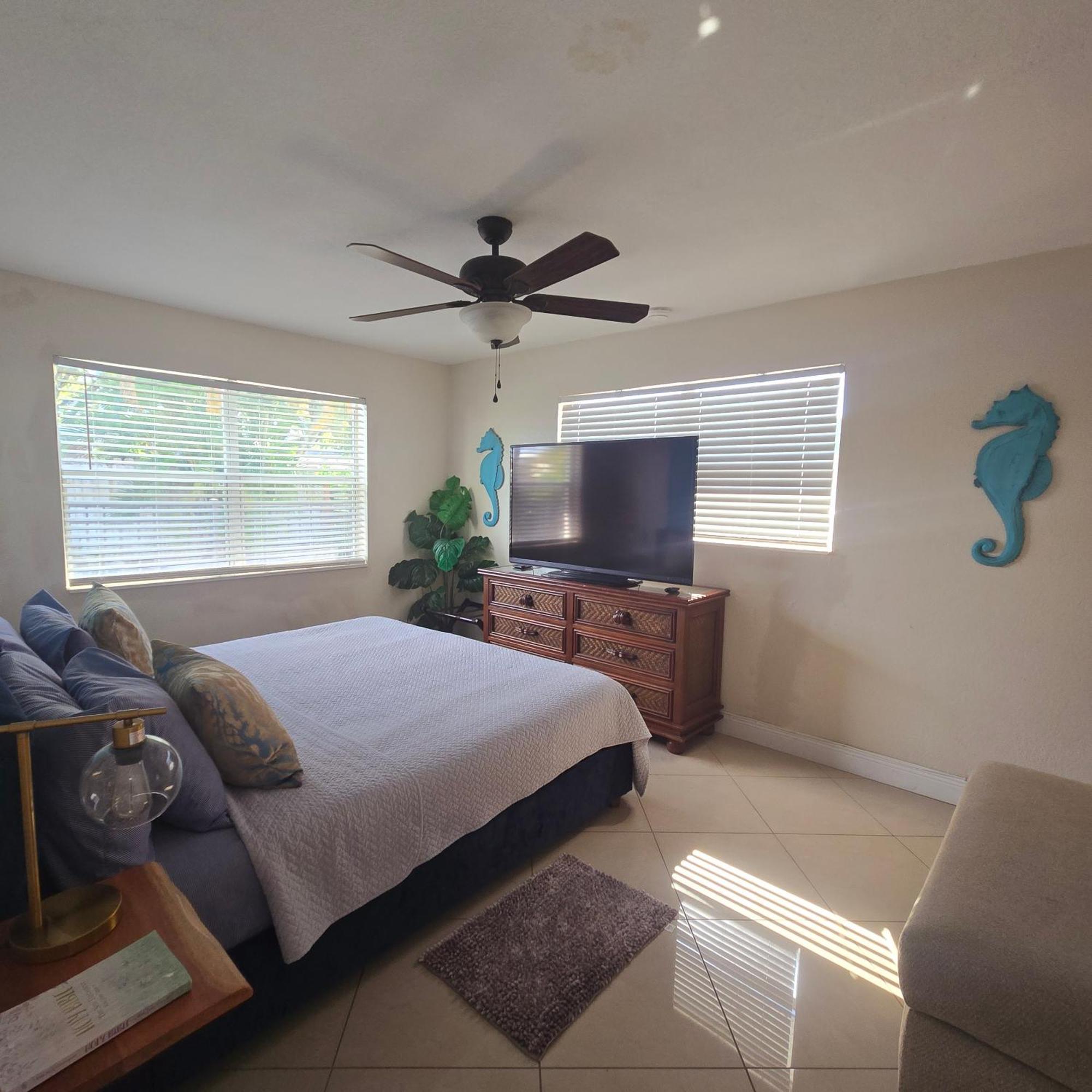 Equipped House W Pool & Patios, Near The Beaches, Prime Location- Ideal For Small Families, Coastal Haven Fort Lauderdale Ngoại thất bức ảnh