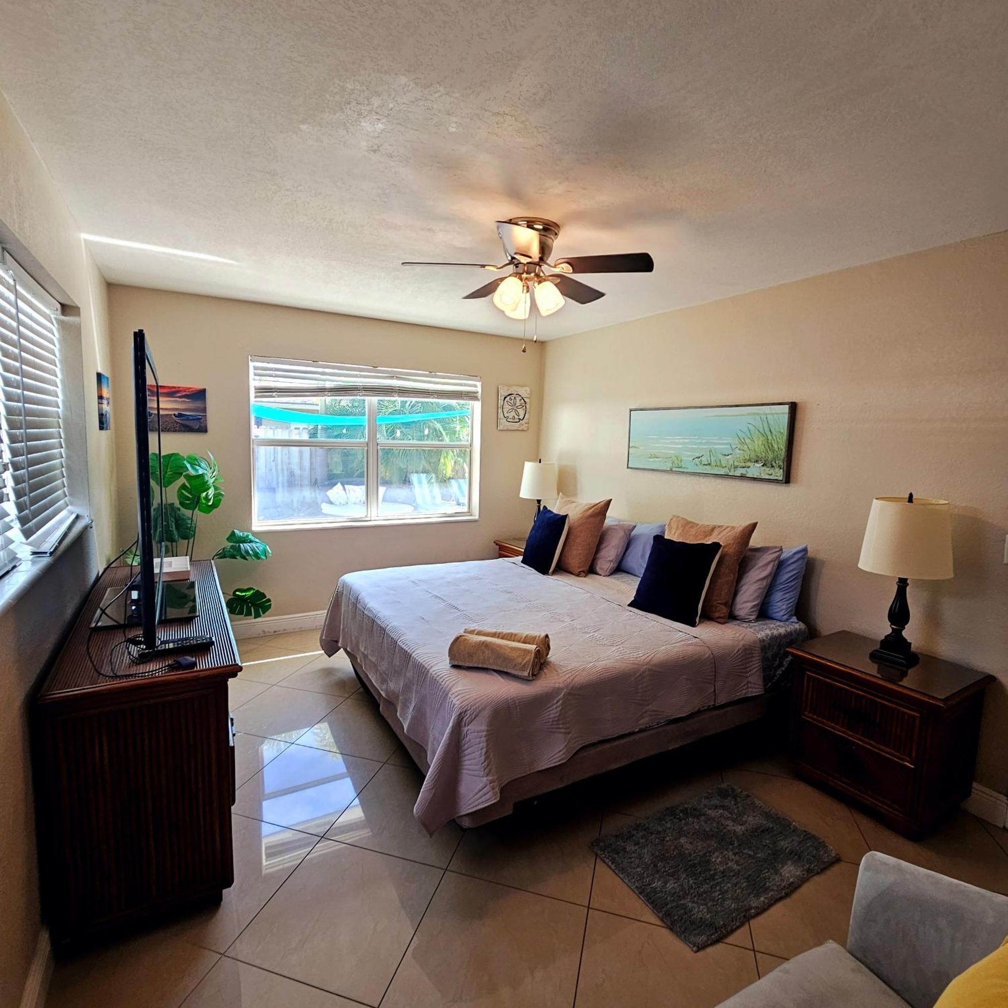 Equipped House W Pool & Patios, Near The Beaches, Prime Location- Ideal For Small Families, Coastal Haven Fort Lauderdale Ngoại thất bức ảnh