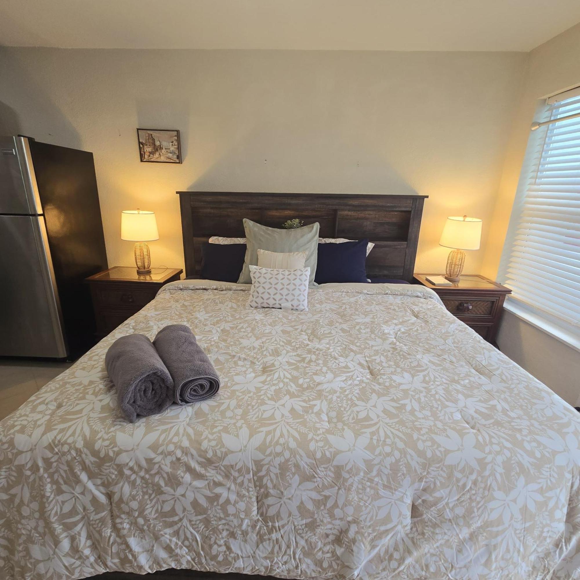Equipped House W Pool & Patios, Near The Beaches, Prime Location- Ideal For Small Families, Coastal Haven Fort Lauderdale Ngoại thất bức ảnh