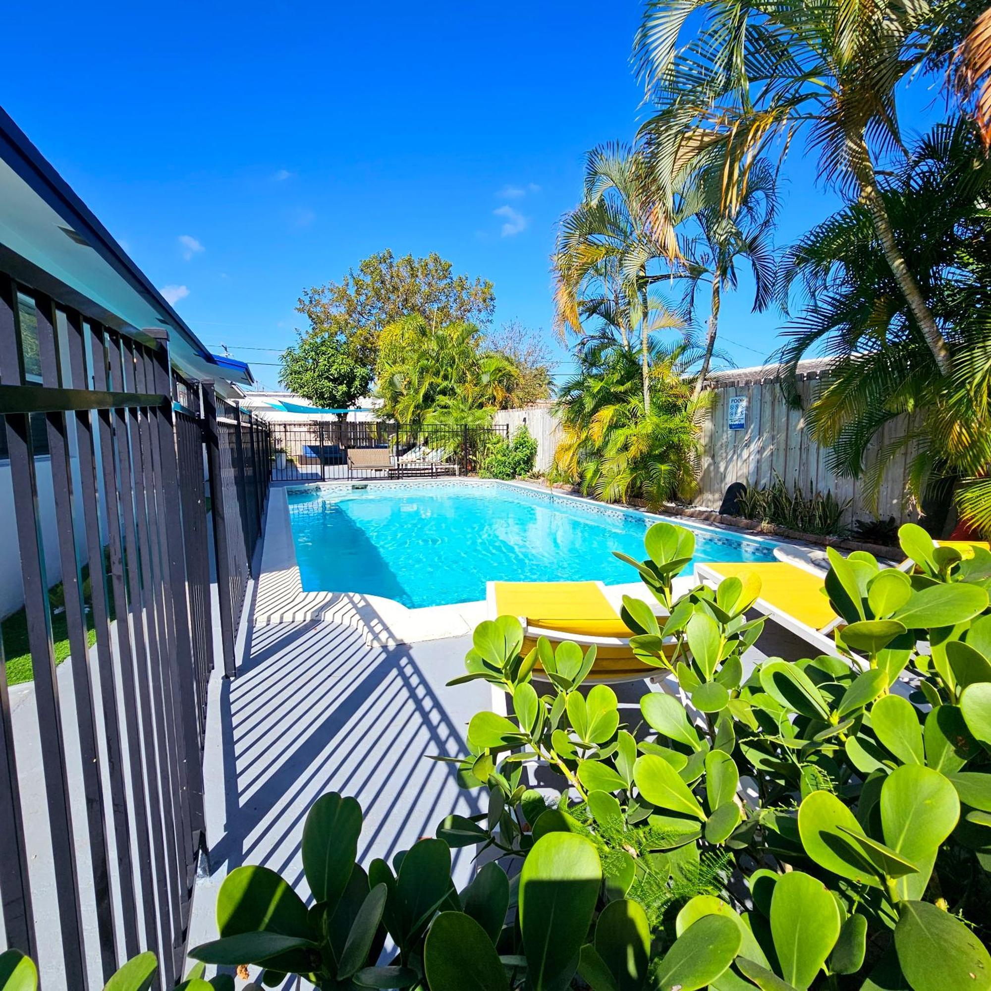 Equipped House W Pool & Patios, Near The Beaches, Prime Location- Ideal For Small Families, Coastal Haven Fort Lauderdale Ngoại thất bức ảnh