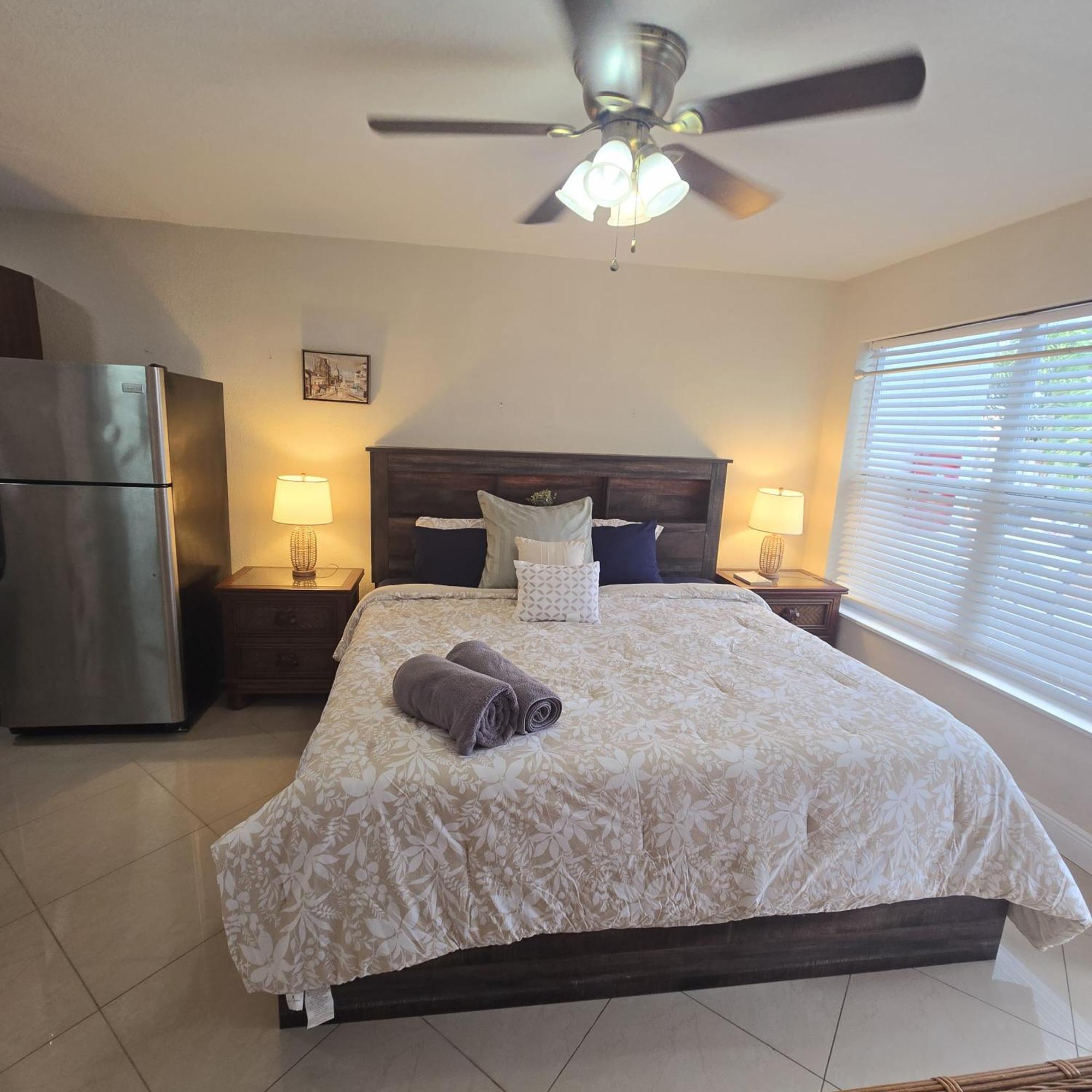 Equipped House W Pool & Patios, Near The Beaches, Prime Location- Ideal For Small Families, Coastal Haven Fort Lauderdale Ngoại thất bức ảnh