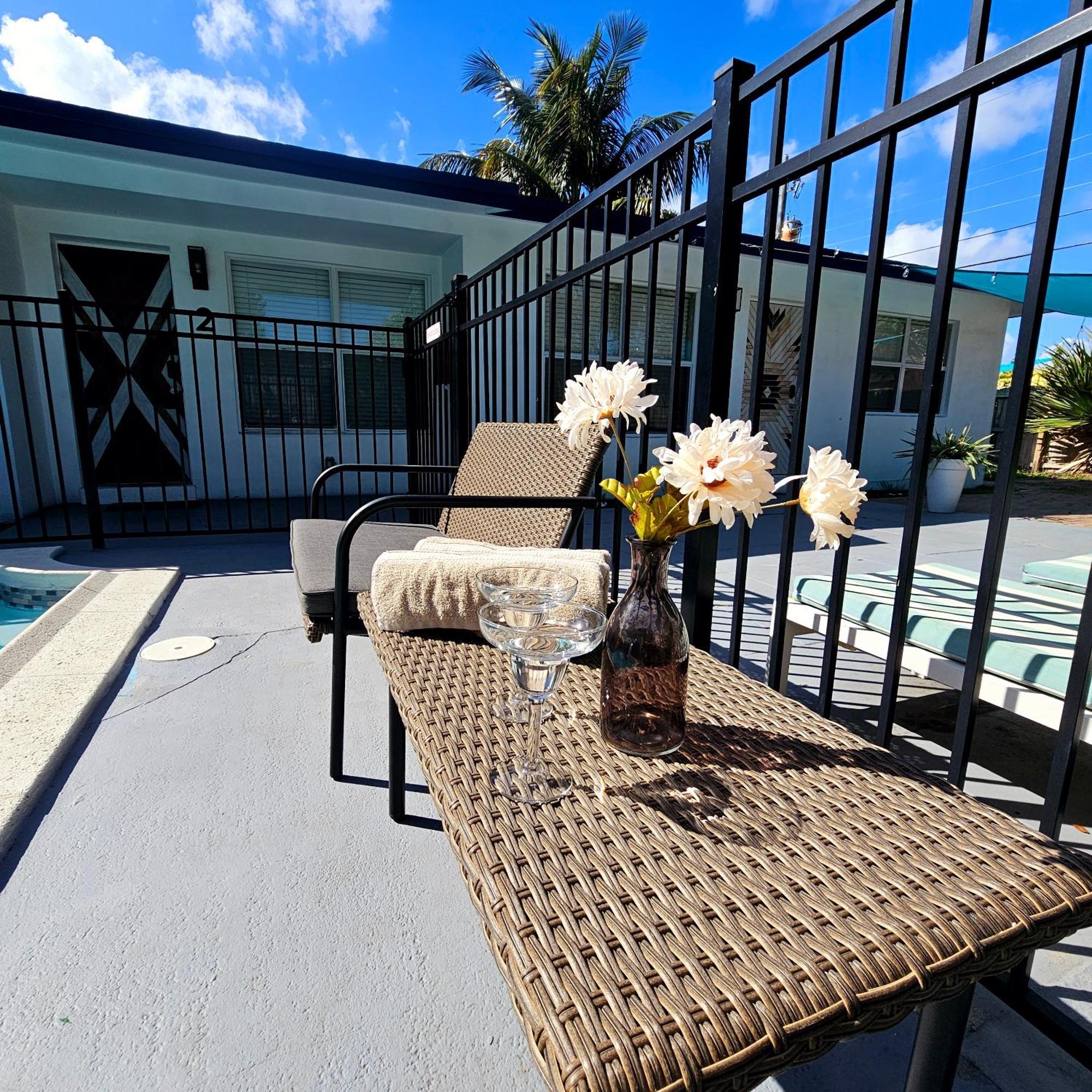 Equipped House W Pool & Patios, Near The Beaches, Prime Location- Ideal For Small Families, Coastal Haven Fort Lauderdale Ngoại thất bức ảnh